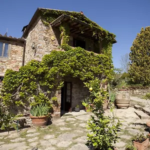 Farm stay Podere Terreno Alla Via Della Volpaia, Radda in Chianti
